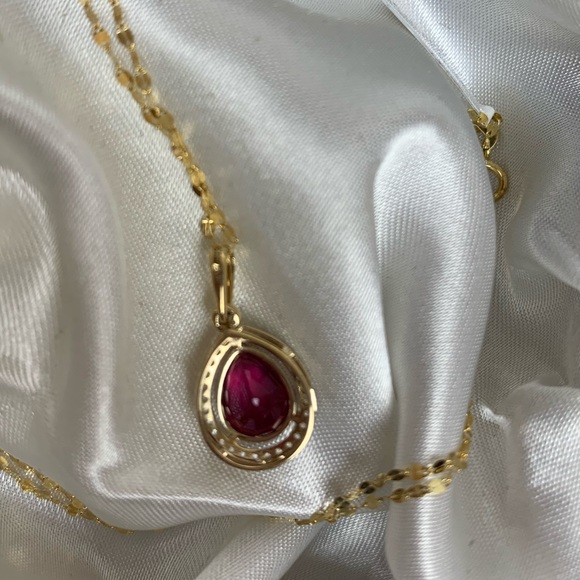 ♥️10K Yellow Gold Genuine Ruby Pendant♥️ - Picture 4 of 13